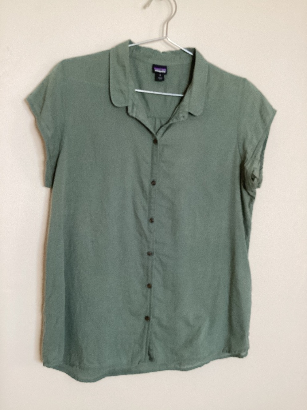 Patagonia size 10 sage green short sleeve button down shirt lightweight summer